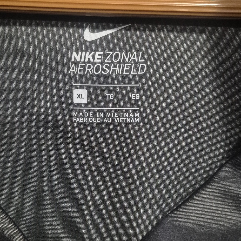 Nike Arizona Cardinals Zonal Aeroshield Weatherproof w Breakaway Sleeves - Picture 5 of 9